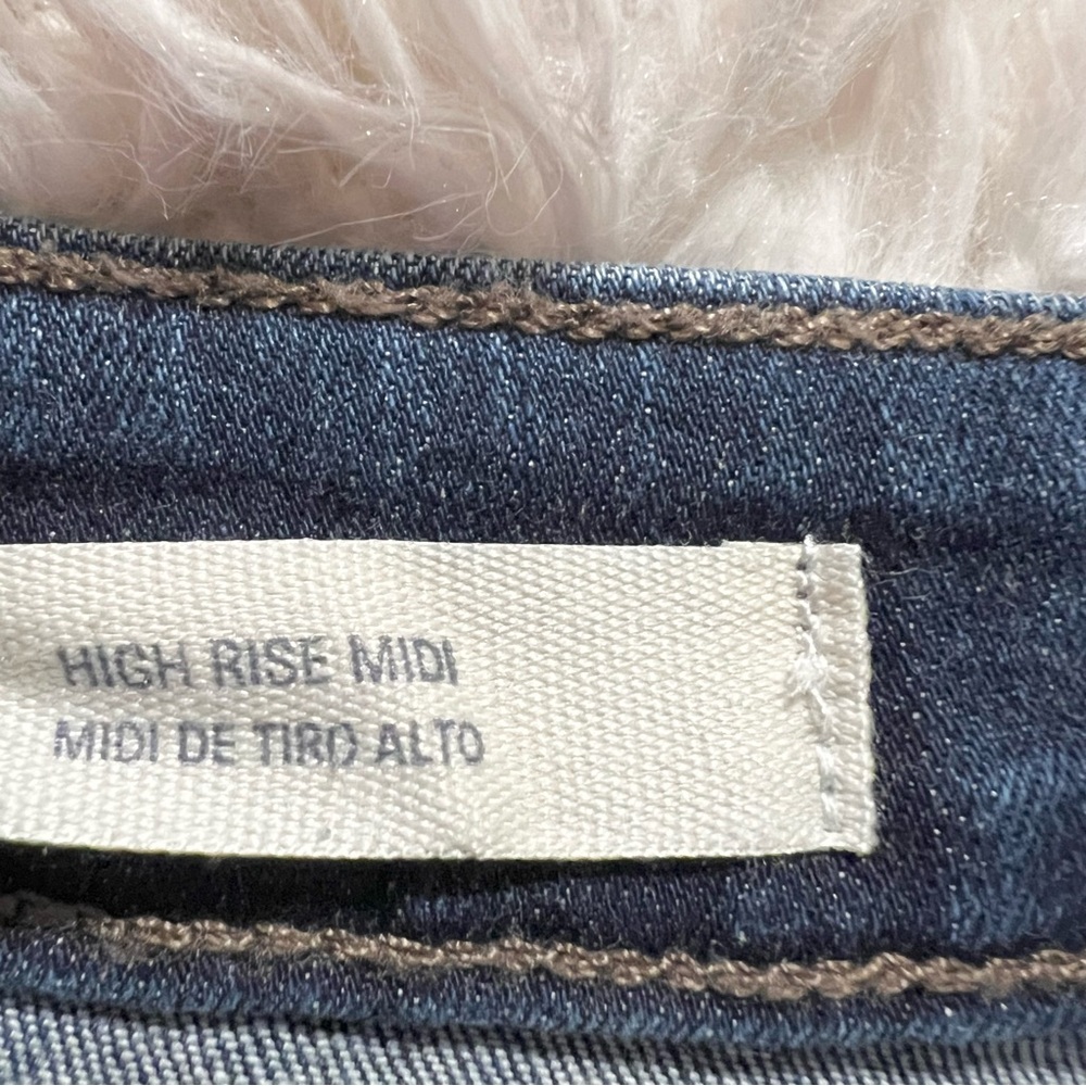 Universal Thread Distressed High Rise Midi Cut-Off Jean Shorts Size 8/29 - Picture 4 of 5